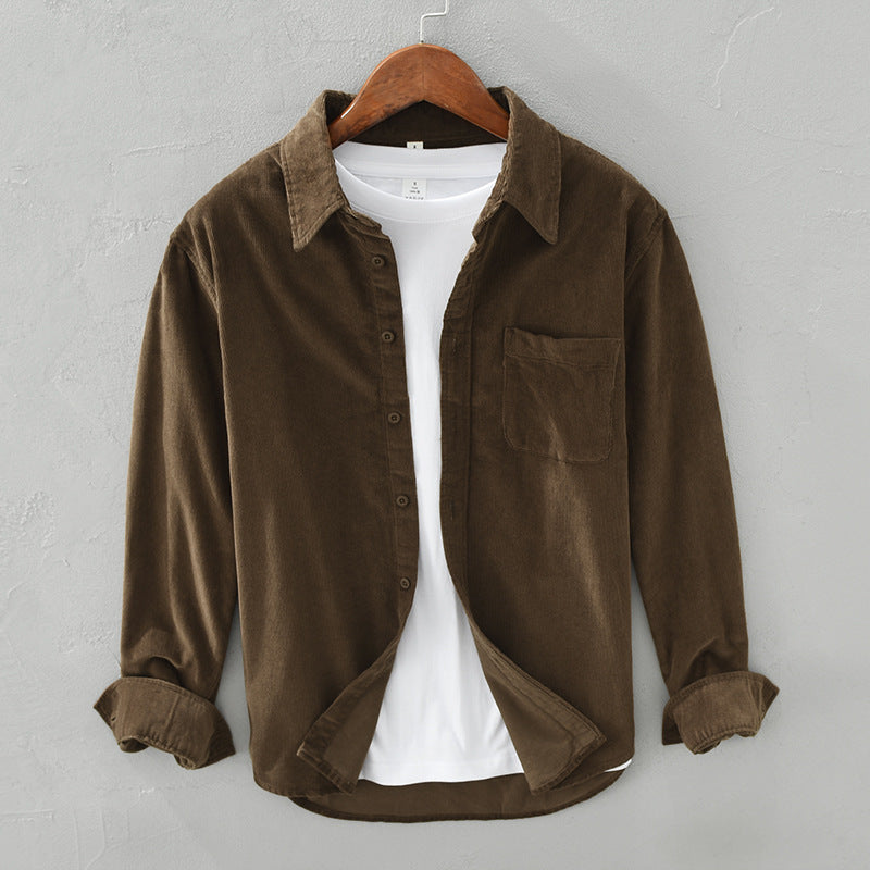 Herren Freizeithemd im eleganten Retro-Design. Langarmhemd für einen stilvollen Auftritt. Trendige Männerkleidung.
