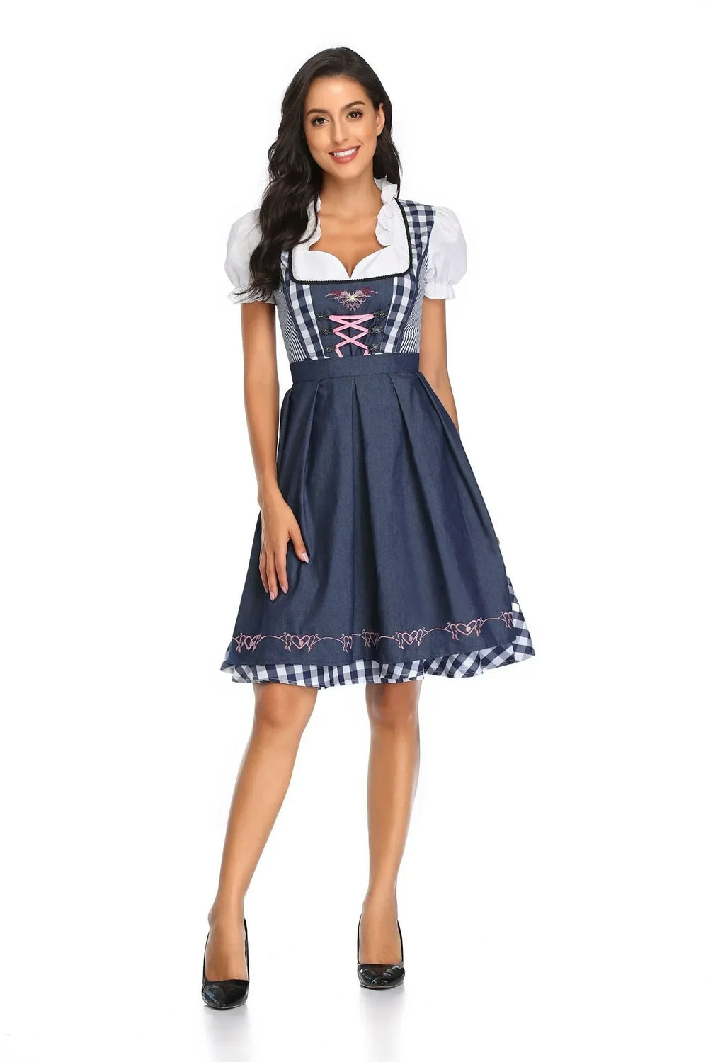 Authentisches bayerisches Damendirndl, Trachtenkleid mit floralen Stickereien, ideal für festliche Anlässe.