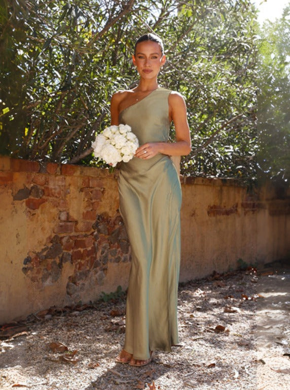 Modisches Frühlings-Maxikleid für Damen mit elegantem One-Shoulder-Design. Dein stilvolles Freizeitkleid.