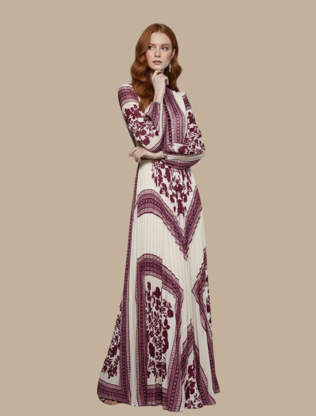Elegantes plissiertes Damen Maxi-Abendkleid in Schwarz für festliche Anlässe. Langes Partykleid mit fließendem Stoff.