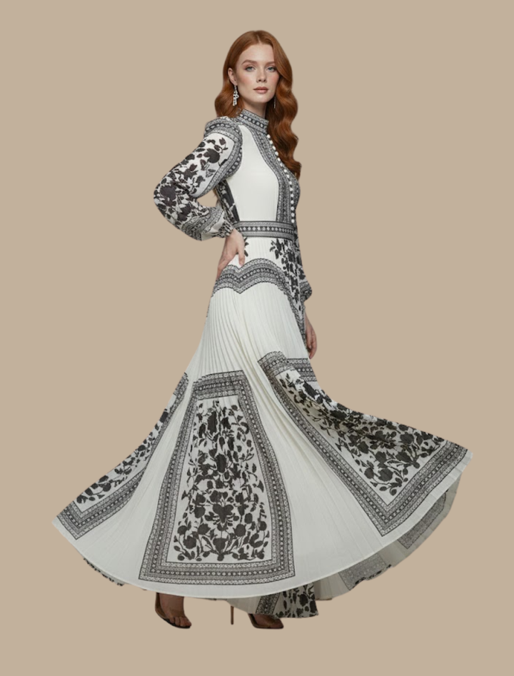 Gelbes plissiertes Damen-Maxikleid, elegant für Sommerfeste. Fließendes langes Abendkleid für besondere Anlässe.