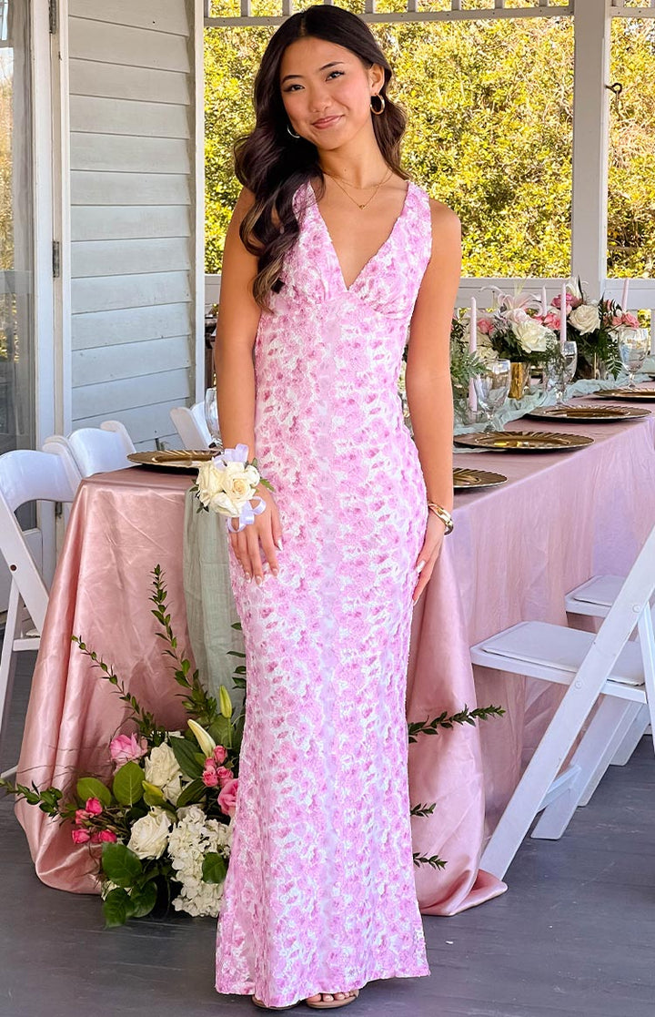 Stylisches rosa Damen-Maxikleid, perfekt für Hochzeitsgäste und festliche Abendanlässe.