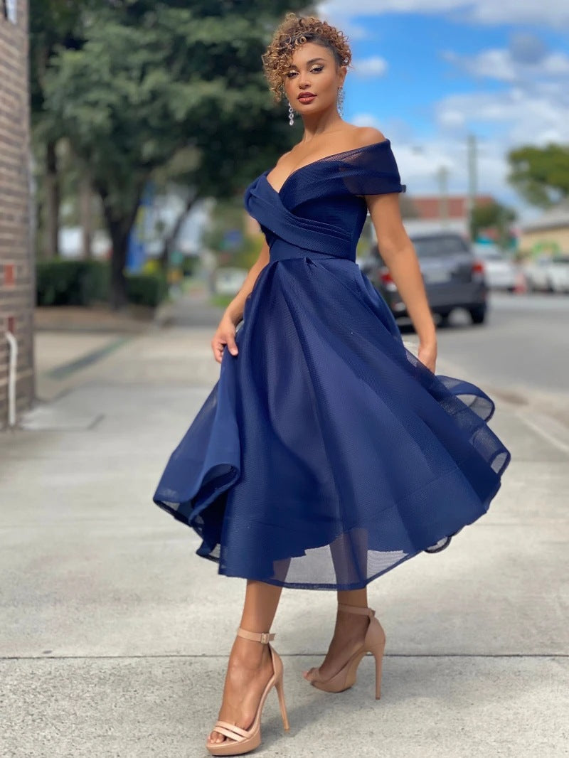 Rückenfreies Damen-Herbstkleid mit eleganten Raglanärmeln, schulterfrei & mittellang, ideal für Partys.
