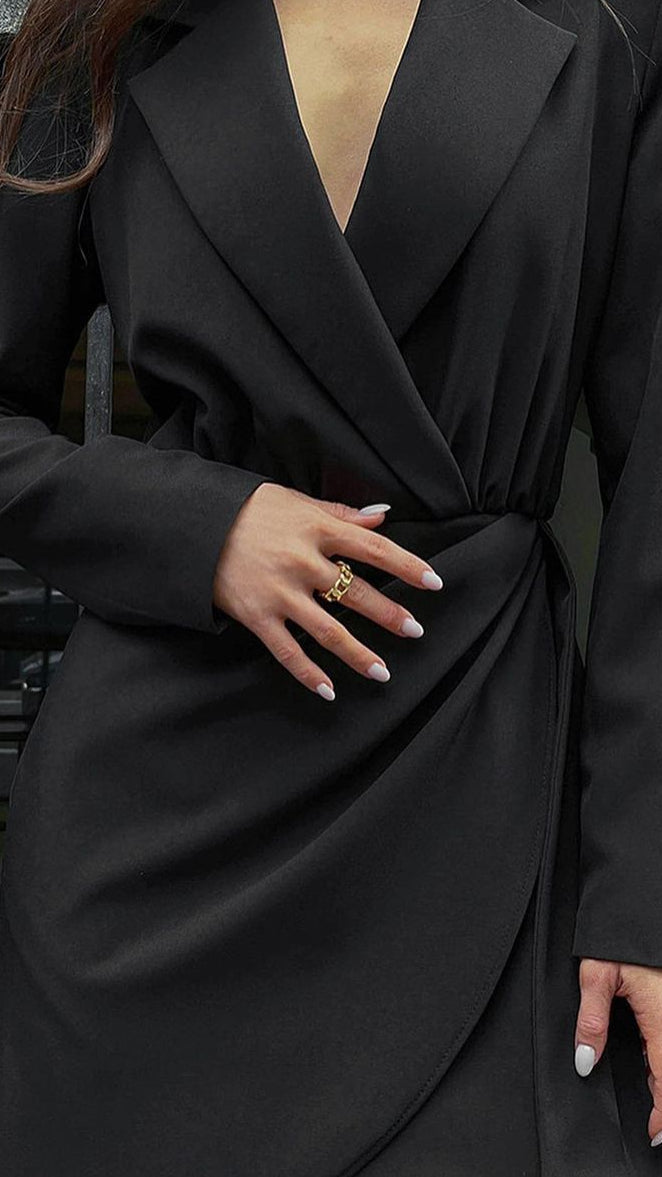 Modisches schwarzes Langarm-Minikleid für Damen. Vielseitiges Frühlings- & Sommerkleid für den Alltag.
