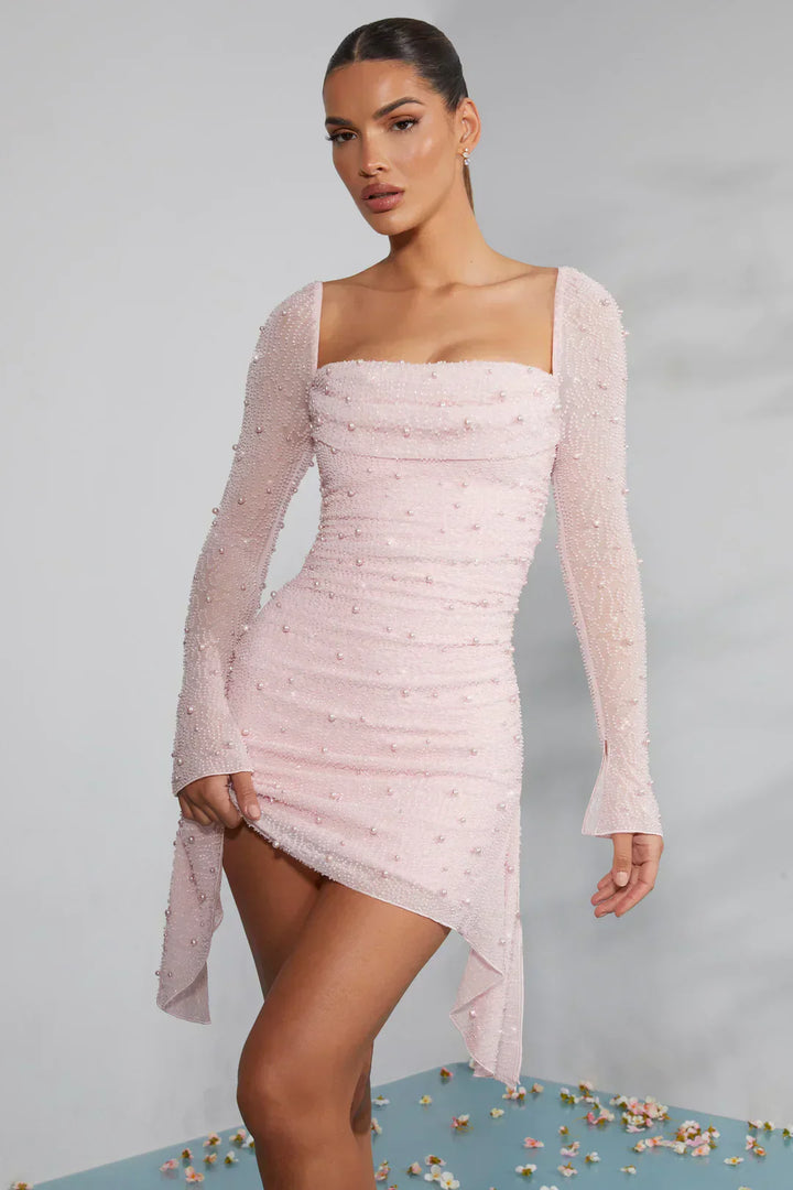 Elegantes schwarzes Damen Minikleid, Langarm, mit stilvollem Kragen, ideal für den Abend.