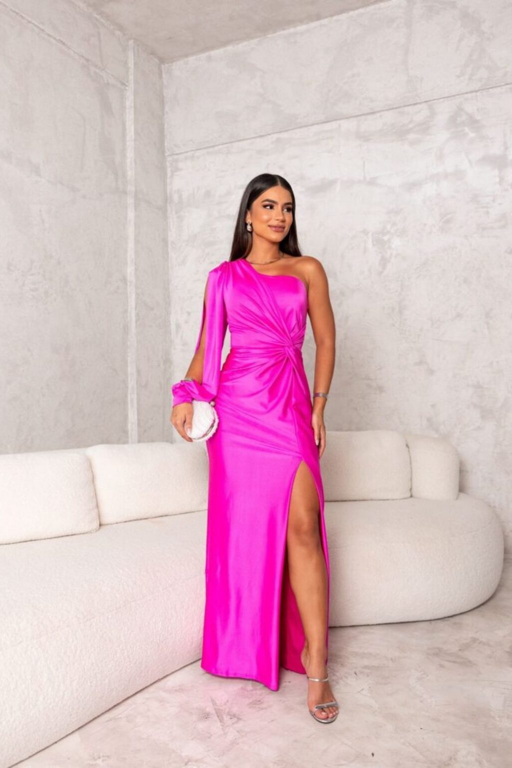 Festliches türkises Ein-Schulter Kleid, ideal als Abendgarderobe für unvergessliche Nächte.