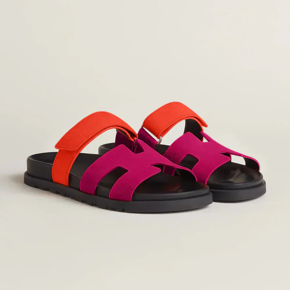 Detailansicht der Elke Damen Sandalen, zeigt die feine Verarbeitung und die elegante Farbe.