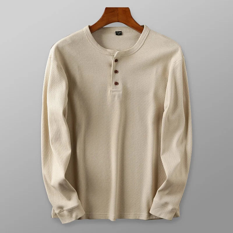 Hochwertiges Emil Henley-Shirt für Herren, weicher Stoff, stilvolles Langarmshirt für jeden Casual-Look.