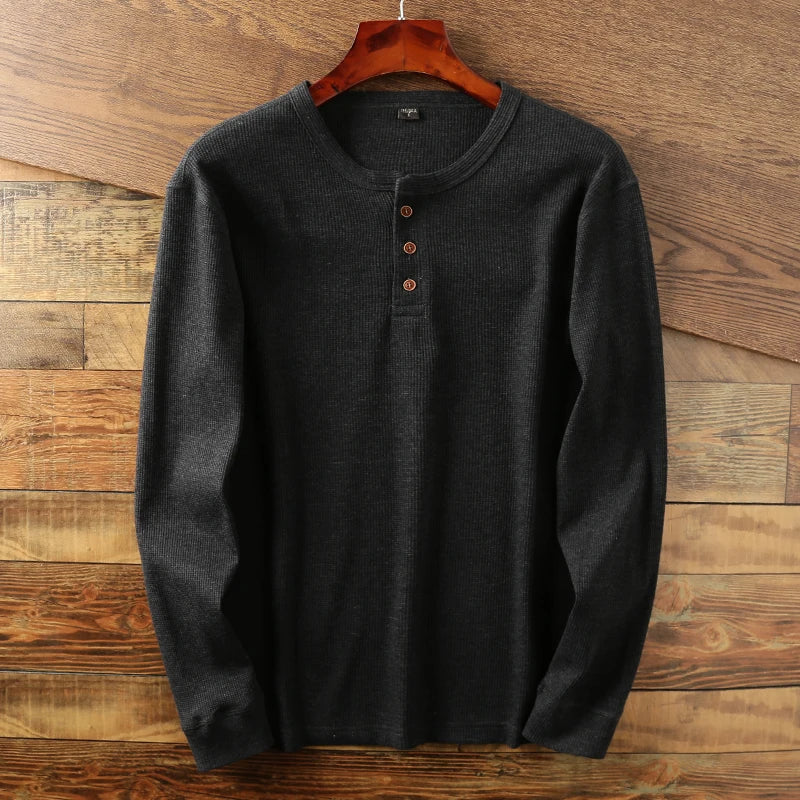 Vielseitiges Emil Herren Henley-Shirt, Langarm, kombiniert Komfort und modernen Stil für Freizeitmode.