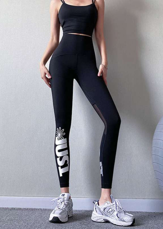 Moderne Damen Fitnesshose, eng geschnitten, atmungsaktiv & schnelltrocknend. Vielseitig für Sport & Freizeit.
