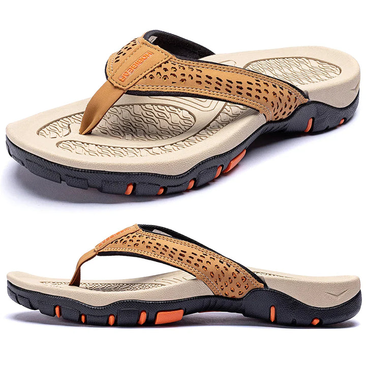 Rückansicht ergonomischer Herren Slipper, zeigt das stützende Design für optimalen Komfort.