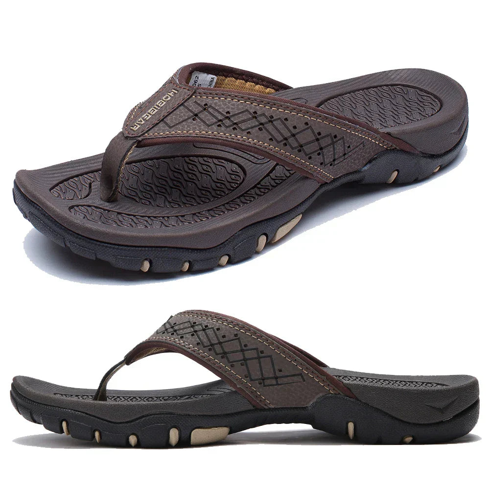 Ergonomische Herren Slipper in Rot, bequem und stützend, ideal für ganztägigen Komfort.