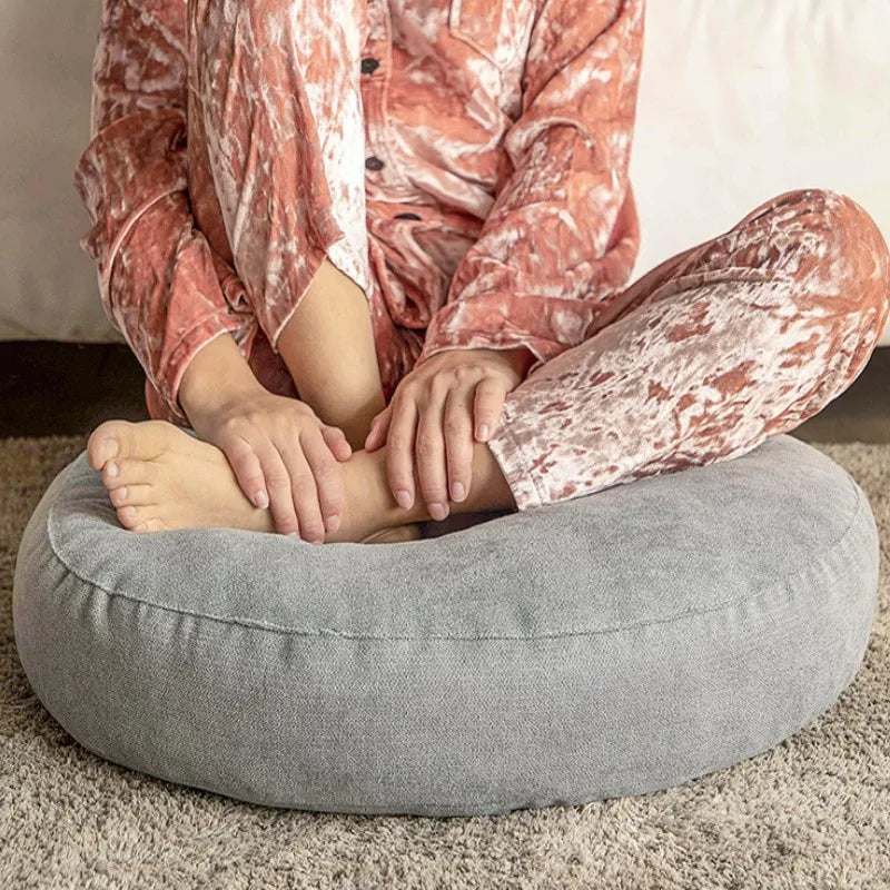 "Ergonomisches rundes Meditationskissen für Yoga, in verschiedenen Farben, perfekte Ergänzung für entspannte Übungen"
