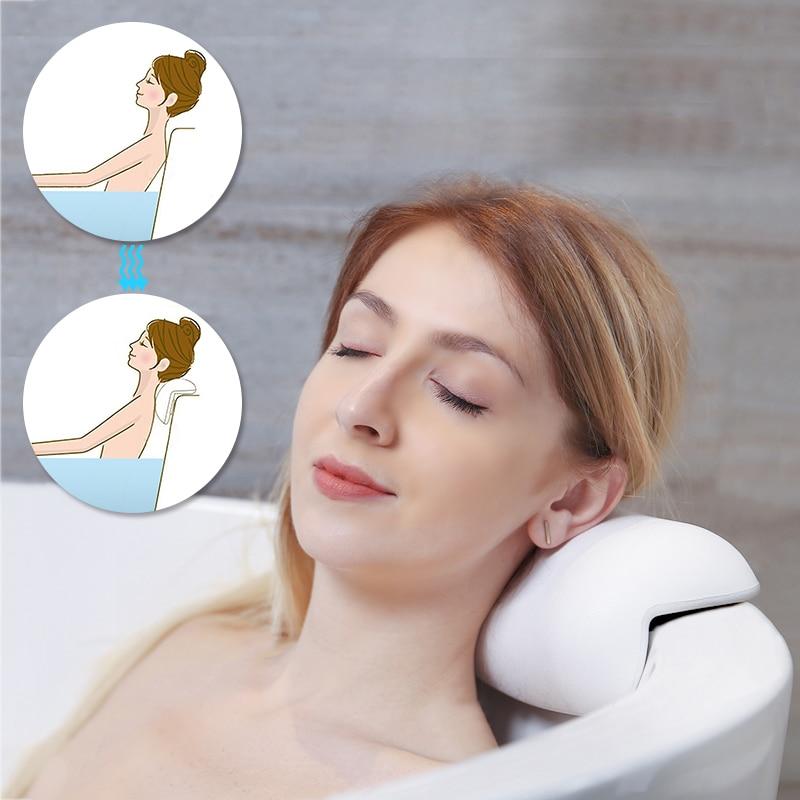 Ergonomisches, rutschfestes Badekissen mit Saugnäpfen in der Badewanne für entspannte Nackenstütze und schnelles Trocknen.
