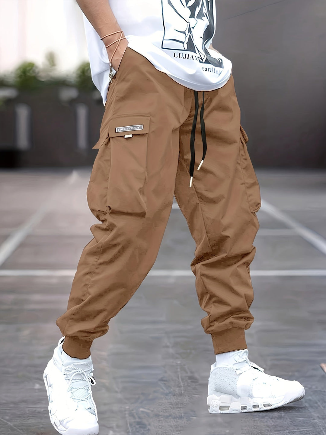 Bequeme Erich Herren Cargohose aus leichtem Stoff, perfekt als Frühlings- oder Sommerhose für täglichen Komfort.