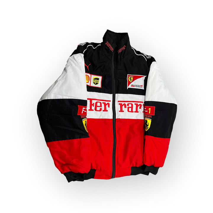 Detailansicht der Vintage Unisex Jacke mit Fokus auf Design und Passform für Damen und Herren.