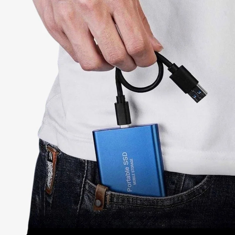 Zuverlässige externe SSD Festplatte für schnelles Backup und sichere Datenspeicherung unterwegs und zu Hause.