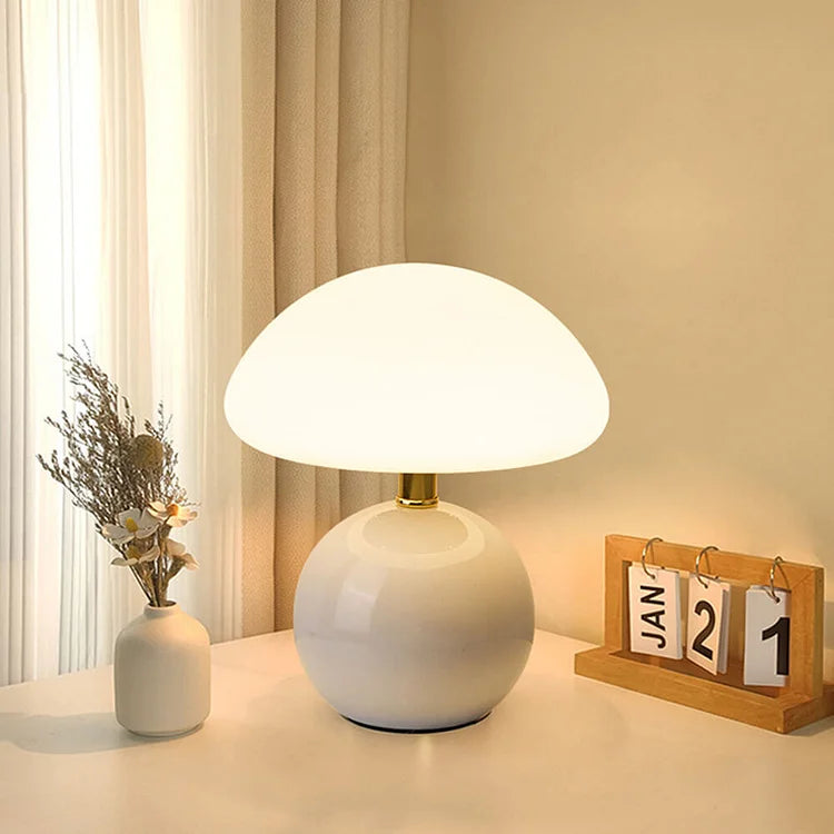 Elegante Französische Creme Tischleuchte mit Pilzdesign
