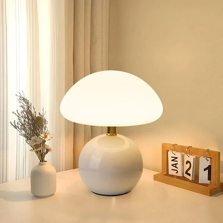 Elegante Französische Creme Tischleuchte mit Pilzdesign
