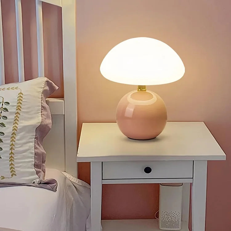 Elegante Französische Creme Tischleuchte mit Pilzdesign