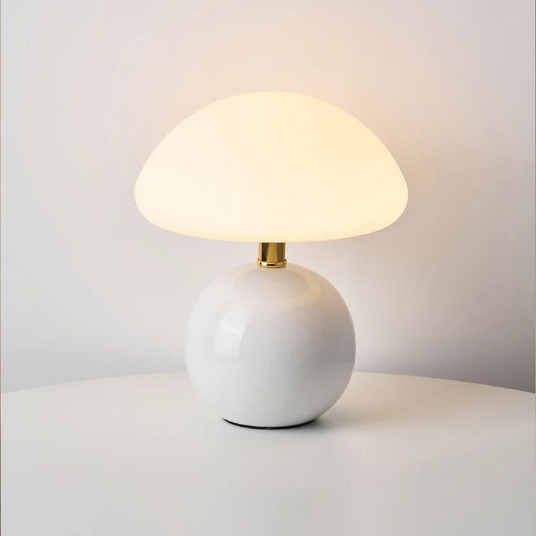 Elegante Französische Creme Tischleuchte mit Pilzdesign