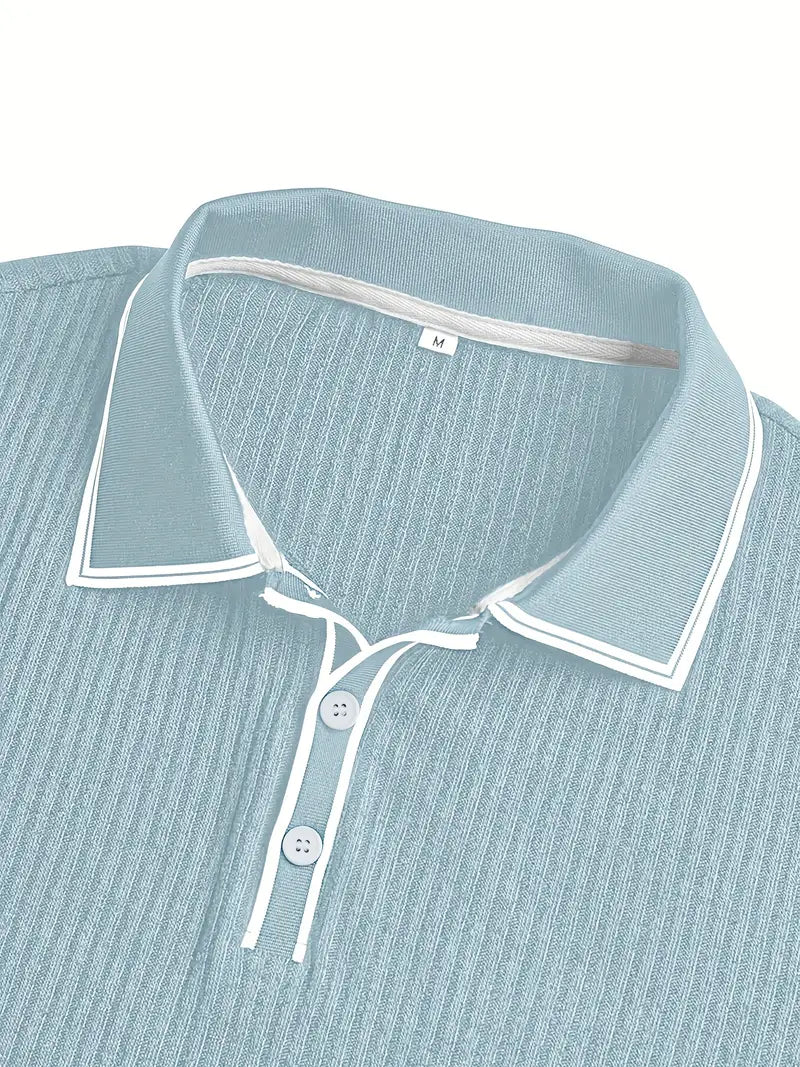 Perfekter Sitz des Regular Fit Herren Polos im Sommer