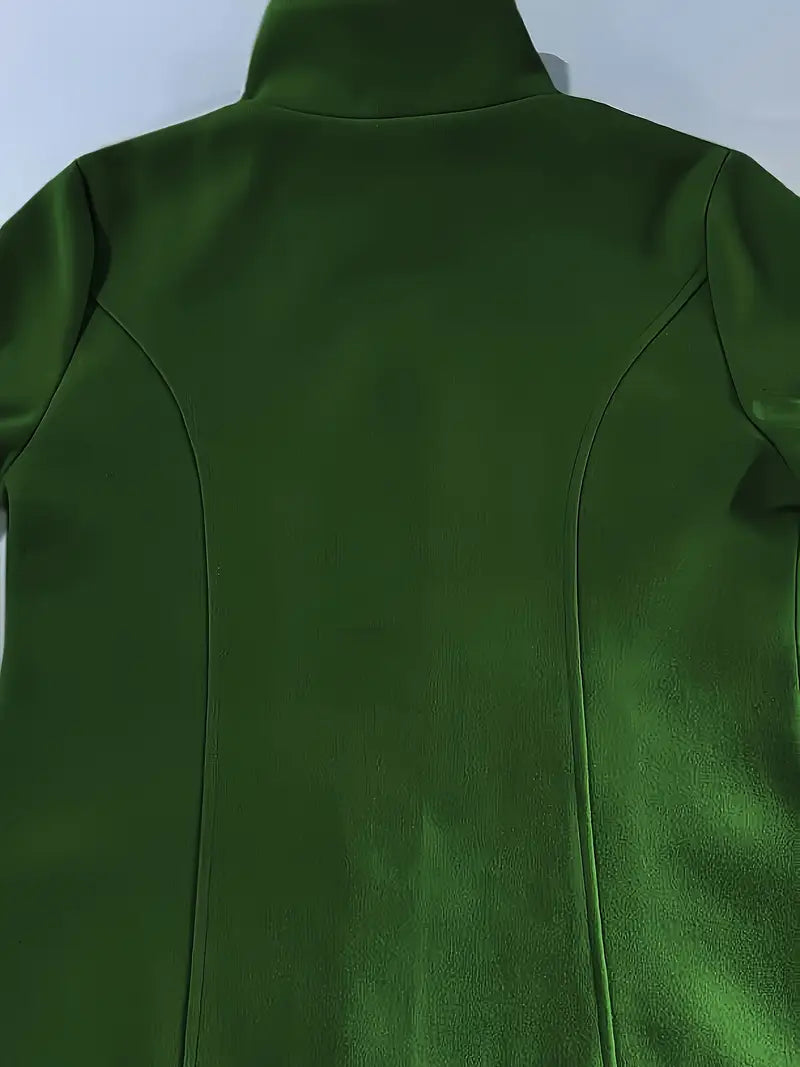 Eleganter Langmantel für Damen im taillierten Winterschnitt
