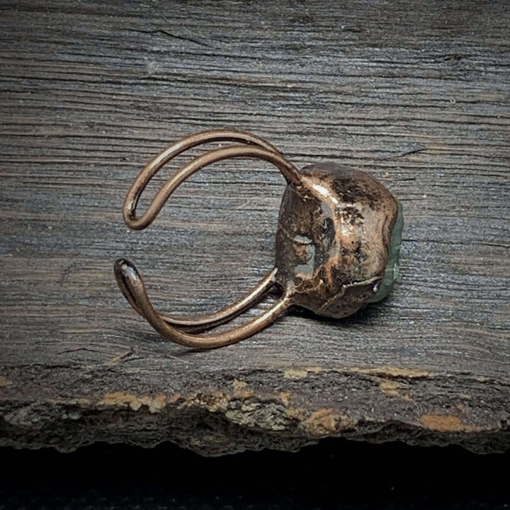 Rohstein-Geburtsring: Unikat-Schmuck