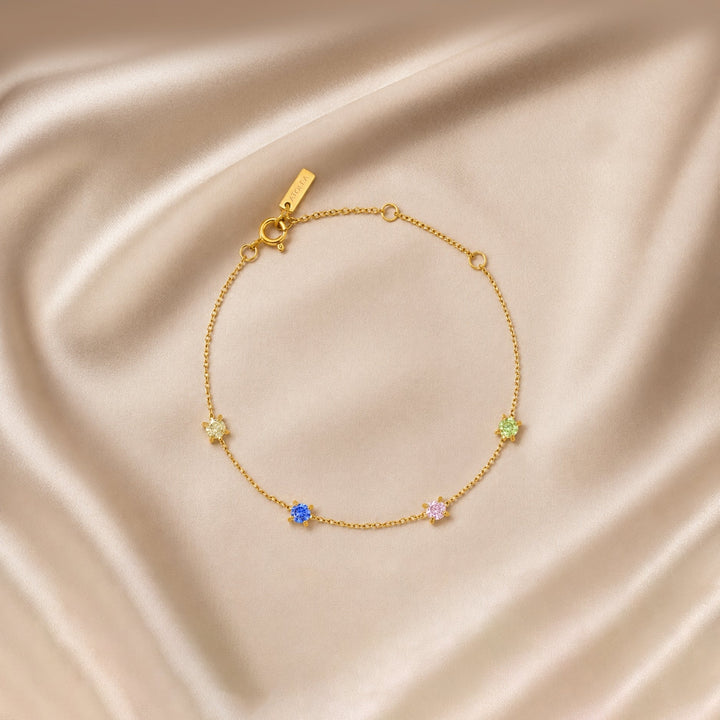 Geschenkidee für Frauen: Personalisiertes Gold Armband mit edlem Geburtsstein