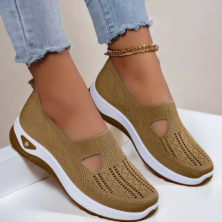Komfortabler Damenschuh: Slip-On Sneaker, atmungsaktiv & leicht für entspannte Tage.