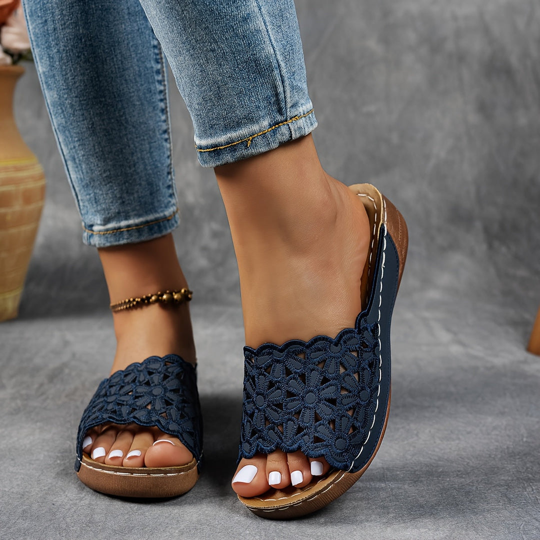 Vielseitige Damen Sandalen: elegante Slip-Ons mit Blockabsatz, perfekte Frühlings- & Sommerschuhe.