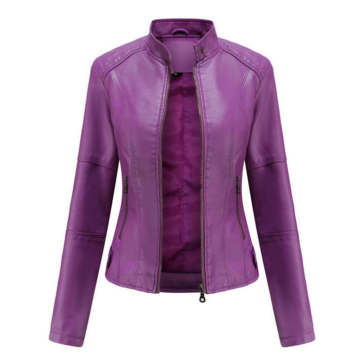 Modische Damenjacke, figurbetont und tailliert, mit elegantem strukturiertem Schnitt.