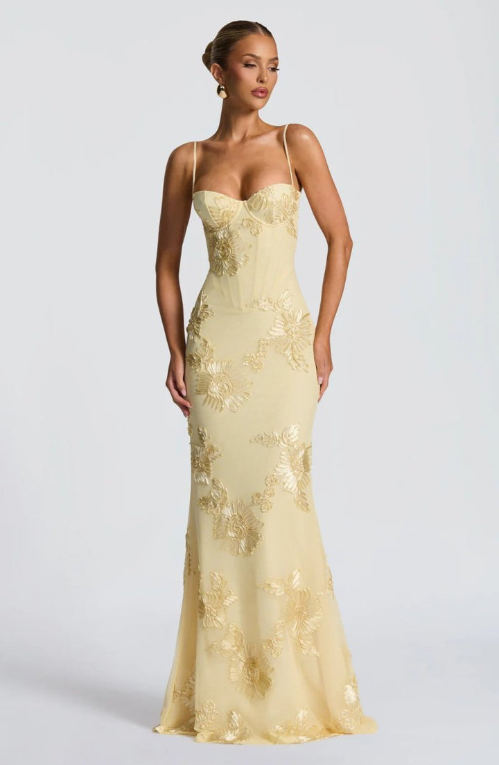 Stilvolles Partykleid lang mit floralen Applikationen und tiefem Rückenausschnitt