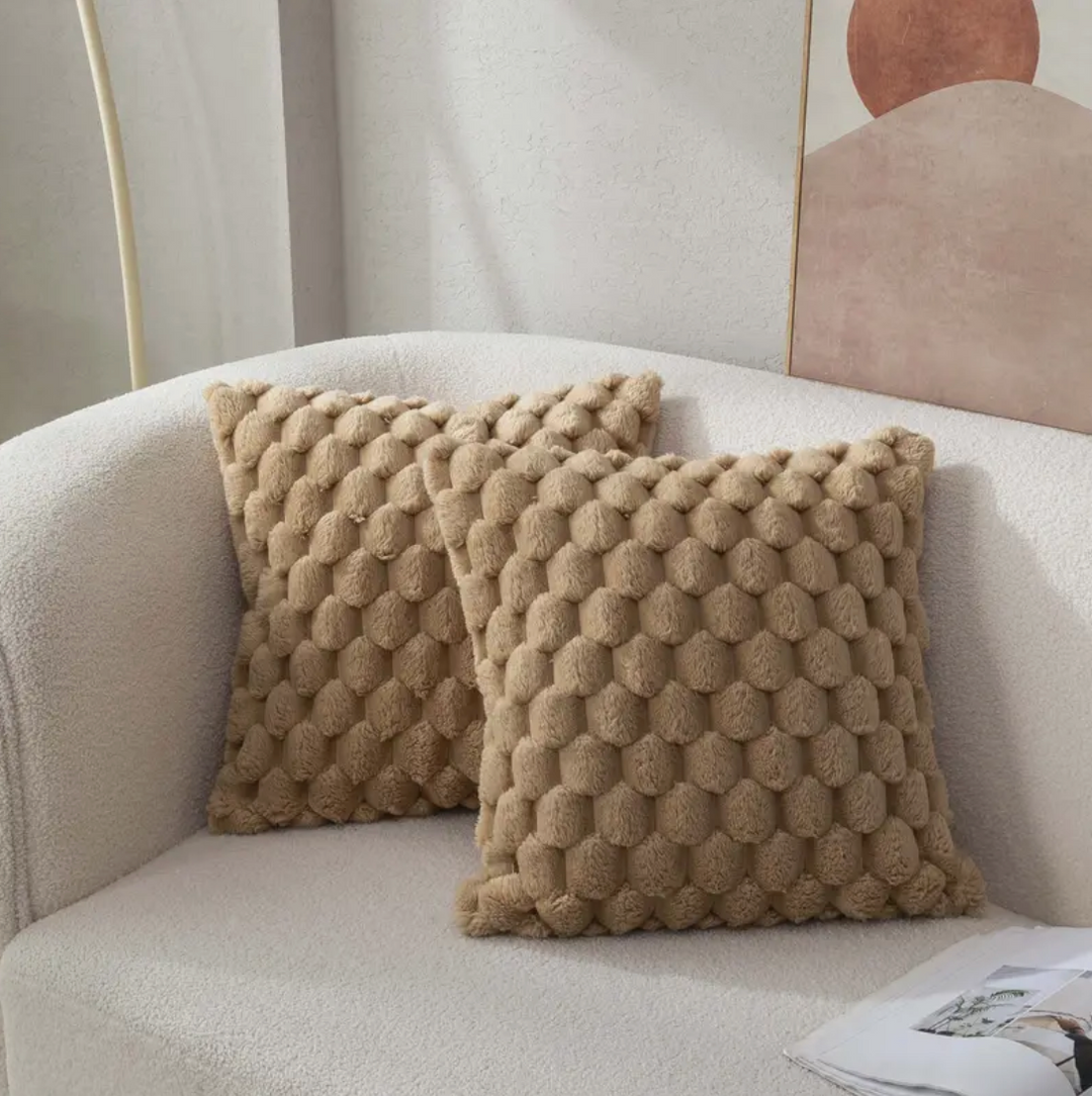 "Flauschiges Kissen mit weicher Kissenhülle, stilvoll in beige, perfekt für Wohn- und Schlafzimmer, 50x50 cm"