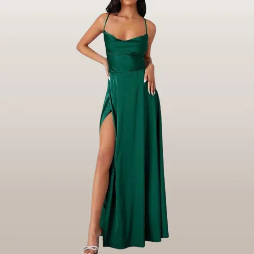 Leichtes, ärmelloses Damen Maxikleid in fließender Passform, bequem und stilvoll in Rot.