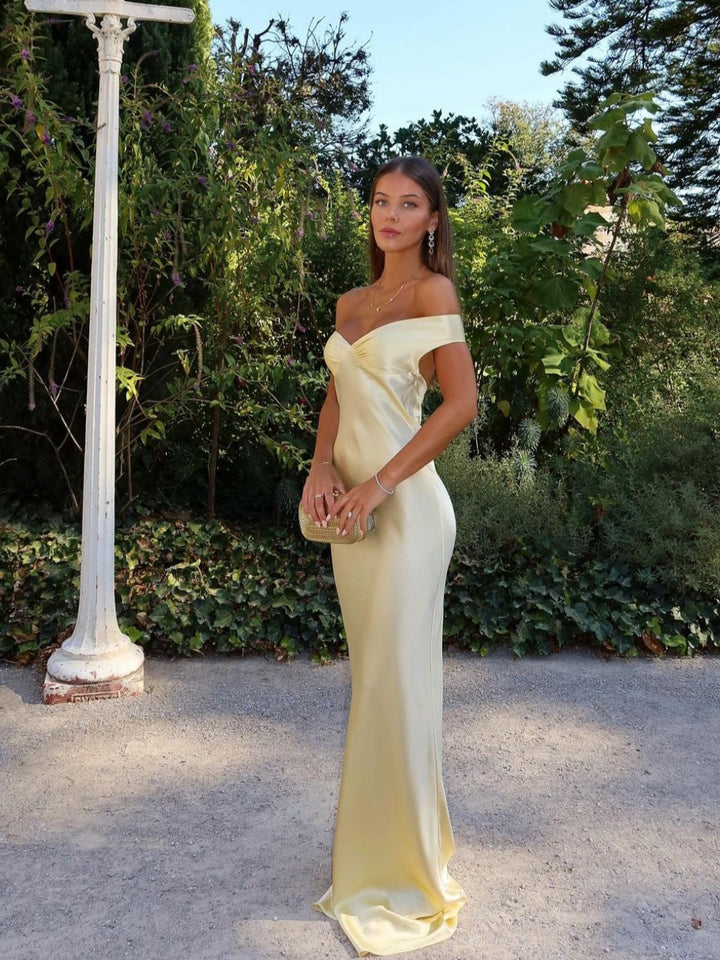 Gelbes Damen Maxikleid mit elegantem Rückenausschnitt für festliche Anlässe.