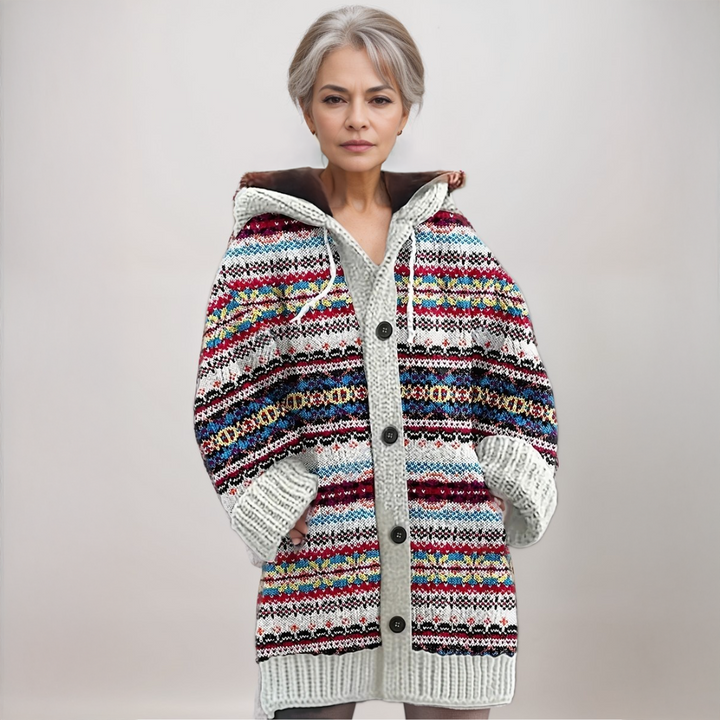 Gemütliche Damen Fair Isle Kapuzenstrickjacke in zeitlosem Design für Herbst & Winter. Bequeme Strickmode.