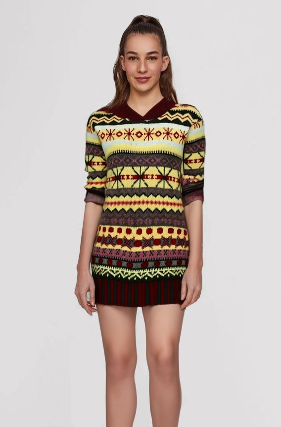 Warmer Damen Kapuzen-Strickpullover im Norweger-Stil, bequem und vielseitig für Freizeit und kalte Wintertage.
