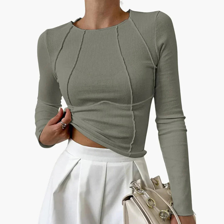 Figurbetontes Damen Langarmtop aus Rippstrick, ideal für schmeichelhafte Silhouetten, mit klassischem Rundhals.