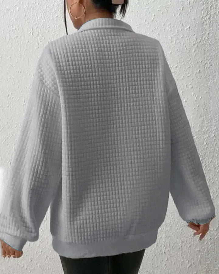 Trendiger Damen Strickpullover Langarm, gesteppt. Elegantes Oberteil für Herbst- und Winteroutfits, bequem & modern.