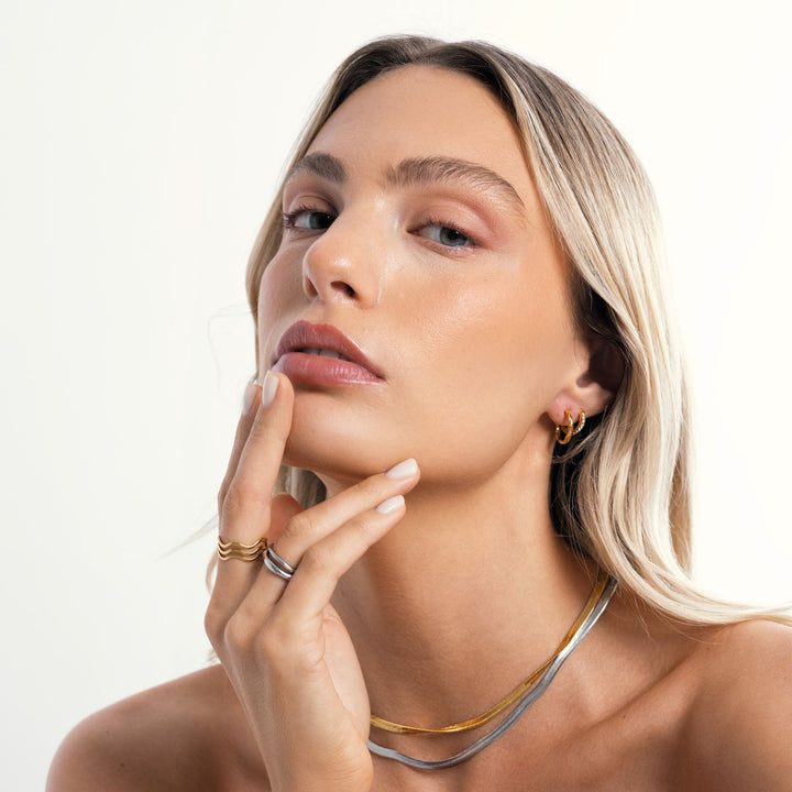 Stapelbare Ringe für Damen im Set am Finger getragen