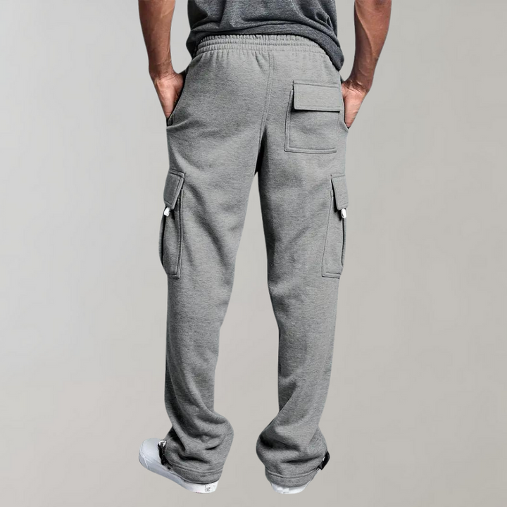 Schwarze Herren Cargo-Jogger, locker geschnitten, komfortable Sweatpants ideal für Freizeit und Sport.