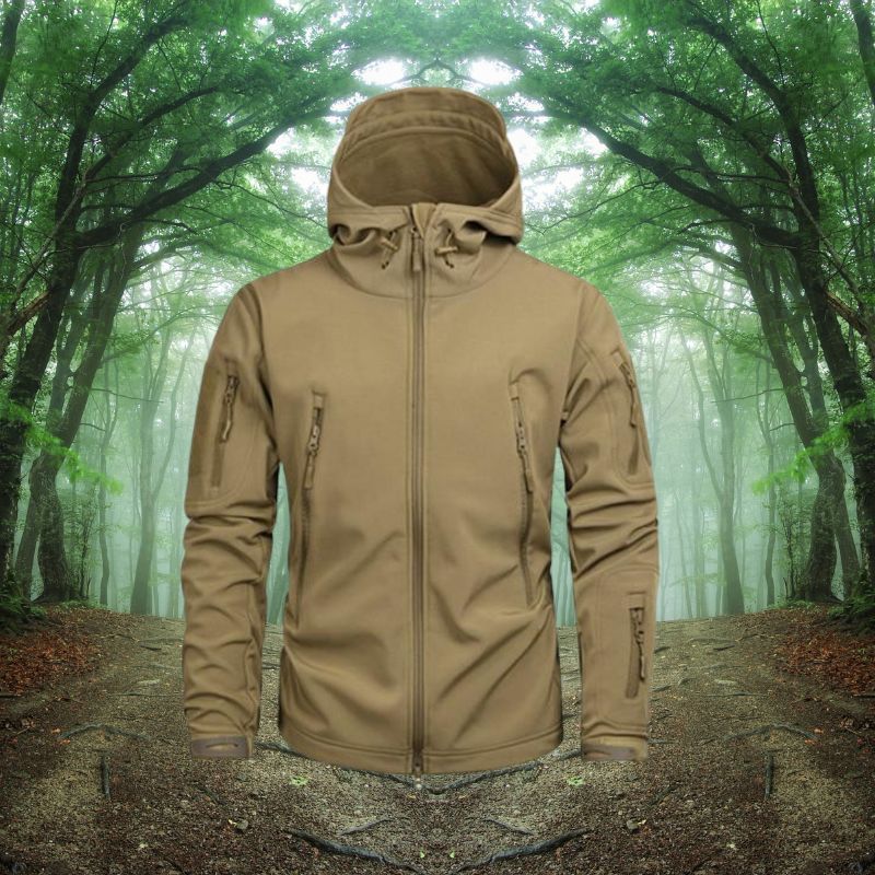 Militärgrüne Herren Freizeitjacke, taktisch & wasserdicht. Robuste Outdoorjacke für windige Tage mit Reißverschluss.