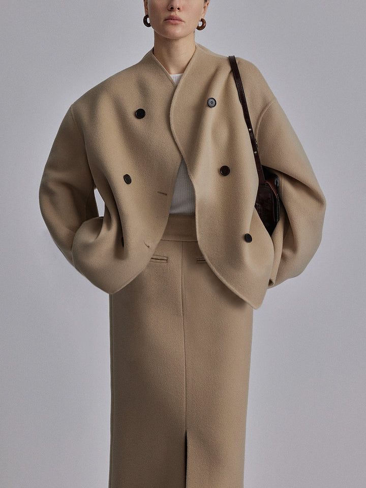 Trendige, weitgeschnittene Damenjacke in Grau mit Knopfverschluss. Komfortable Freizeitjacke für stilvolle Outfits.
