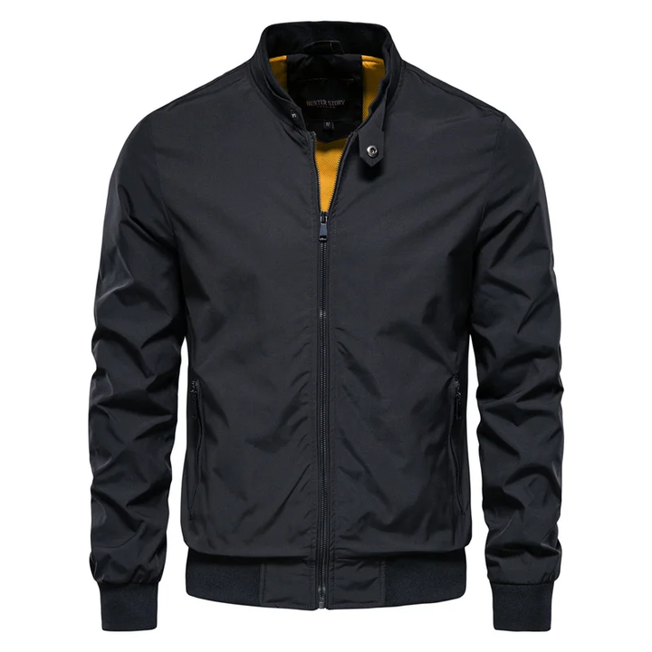 Schwarze Herren-Bomberjacke, Reißverschluss, Stehkragen, Freizeitmode, wasserabweisend.