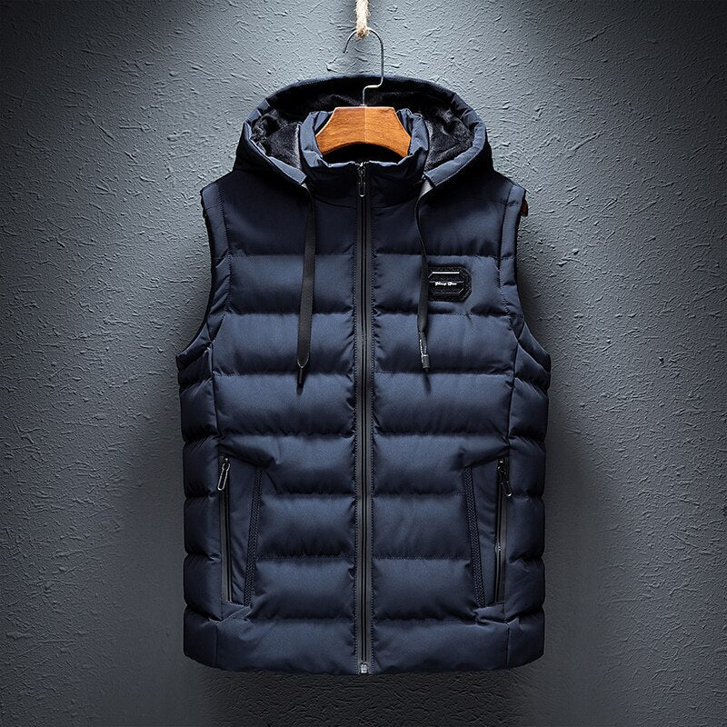 Handgearbeitete Unisex Weste mit elegantem Stickmuster für Herren & Damen. Perfekt für stilvolle Herbsttage.