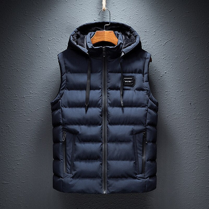 Handgearbeitete Unisex Weste mit elegantem Stickmuster für Herren & Damen. Perfekt für stilvolle Herbsttage.
