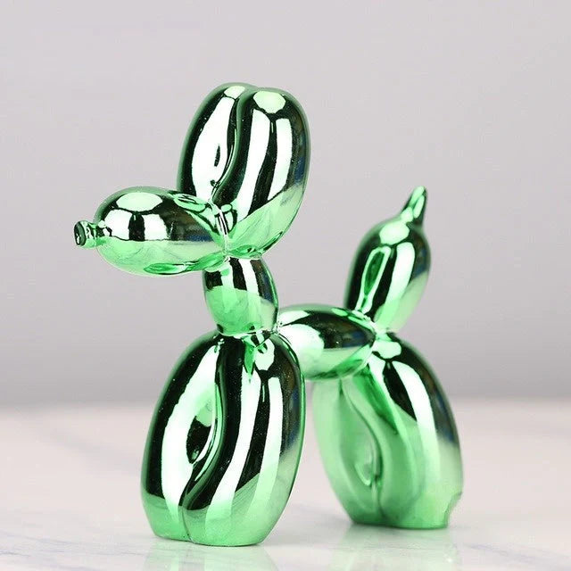 "Handgefertigte Ballontier-Skulptur aus reflektierendem Material als moderne, kunstvolle Dekoration für stilvolle Räume."