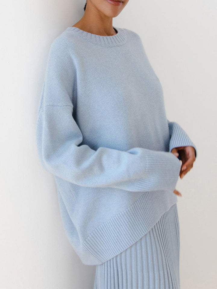 Hellblauer Damen Oversize Strickpullover, kuschelig & modern für kalte Wintertage.