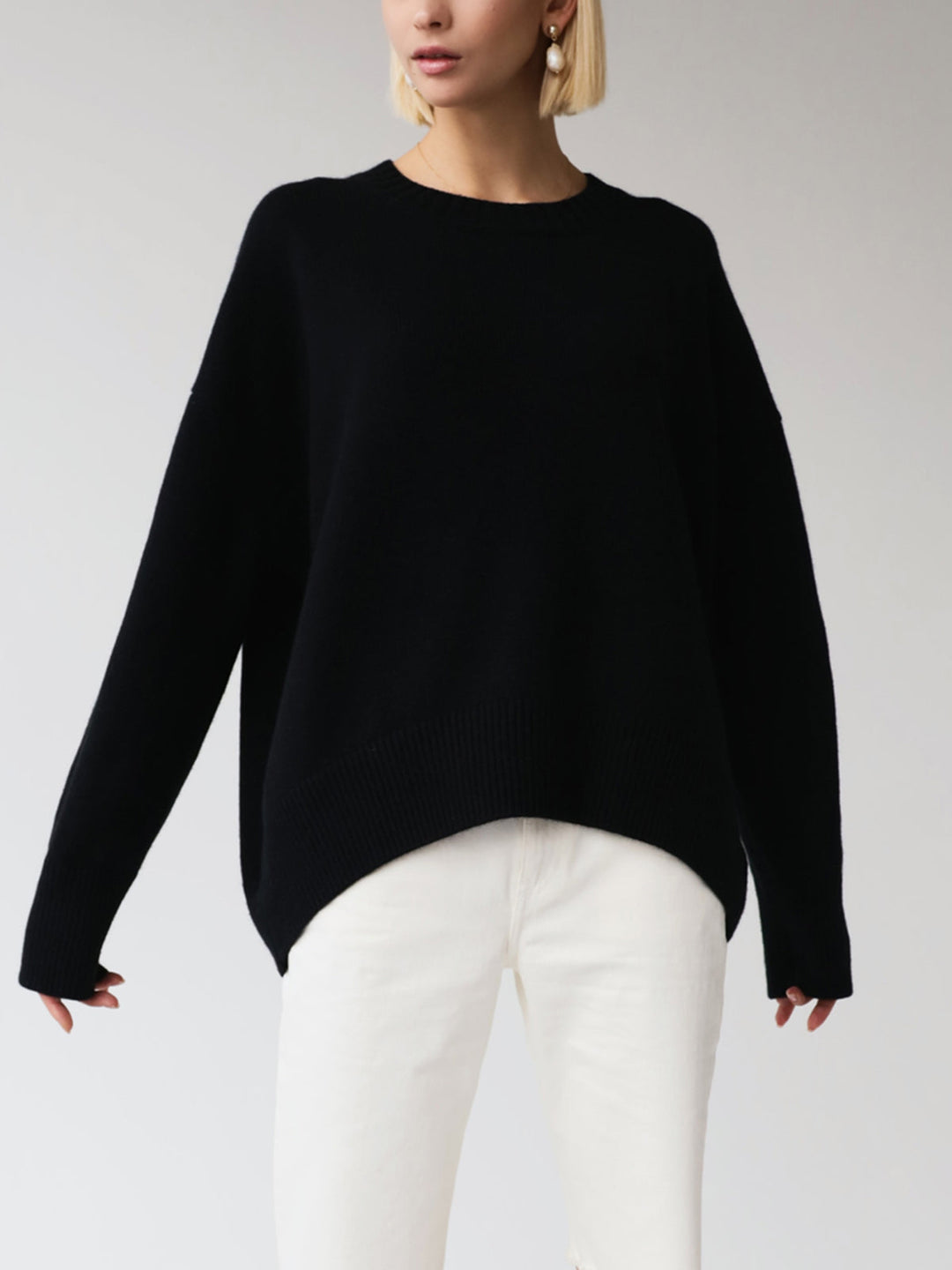 Warmer weißer Oversize Winterpullover Damen, lässig & komfortabel.